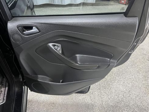 Used 2017 Ford Escape SE w/ Equipment Group 201A AWD/4WD image 23