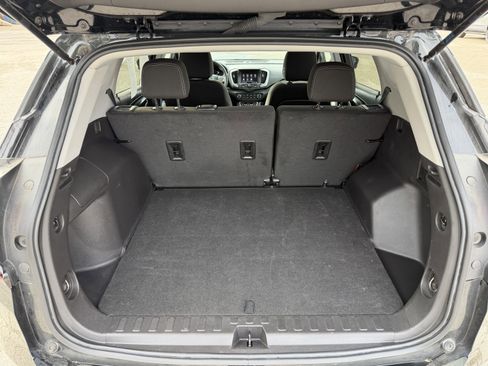 Used 2024 GMC Terrain SLE w/ Elevation Edition image 9