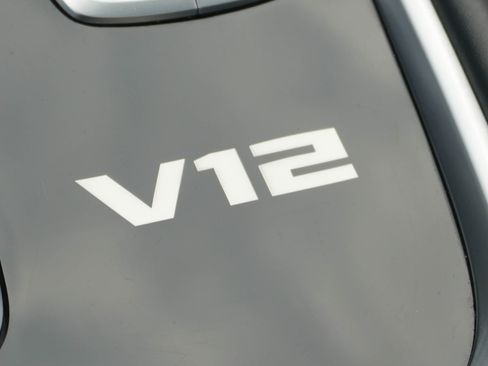 Certified 2022 BMW M760i xDrive w/ Luxury Rear Seating Package image 30