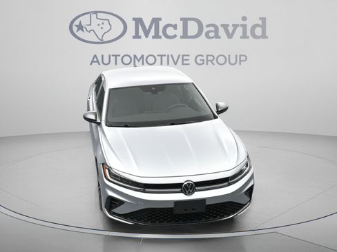 Used 2025 Volkswagen Jetta Sport FWD image 32