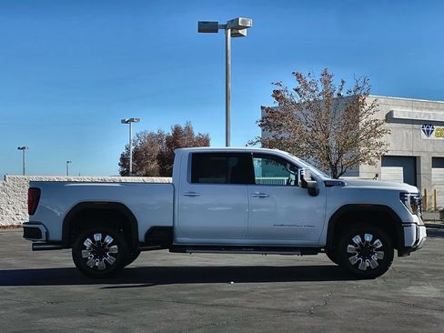 New 2026 GMC Sierra 2500 Denali w/ Denali Reserve Package AWD/4WD image 12