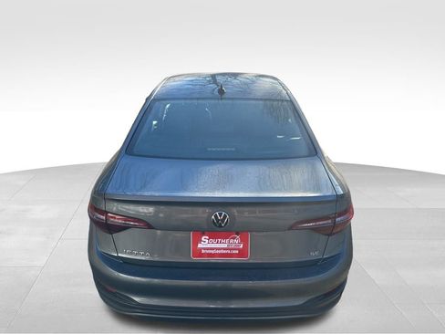 Used 2024 Volkswagen Jetta SE image 15