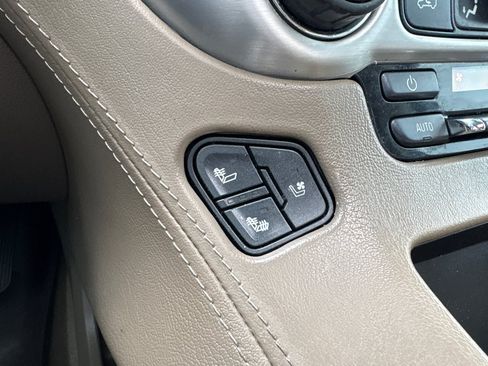 Used 2018 GMC Yukon SLT w/ Premium Edition AWD/4WD image 30