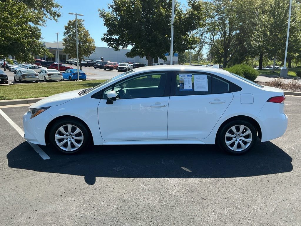 Used 2025 Toyota Corolla LE FWD image 6