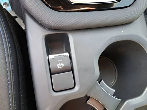 Used 2025 Subaru Forester Limited image 27