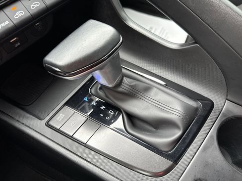 Used 2025 Hyundai Elantra Sport FWD image 21