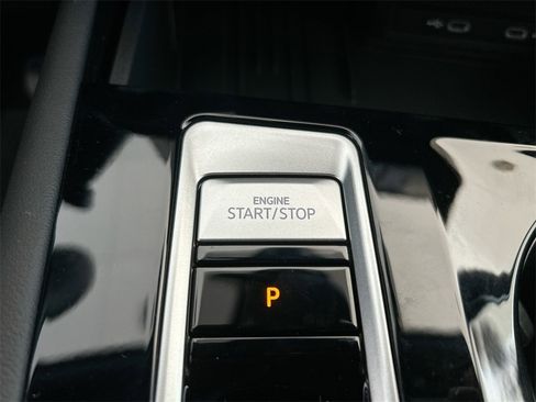 New 2025 Volkswagen Atlas Cross Sport SE image 32