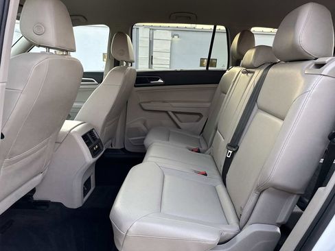 Used 2018 Volkswagen Atlas SE w/ R-Line Package AWD/4WD image 11