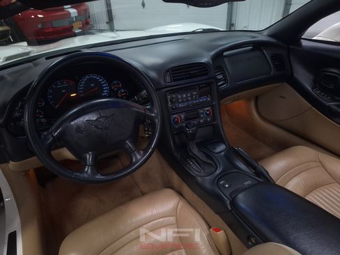 Used 2001 Chevrolet Corvette Coupe w/ Preferred Equipment Group2 RWD image 20