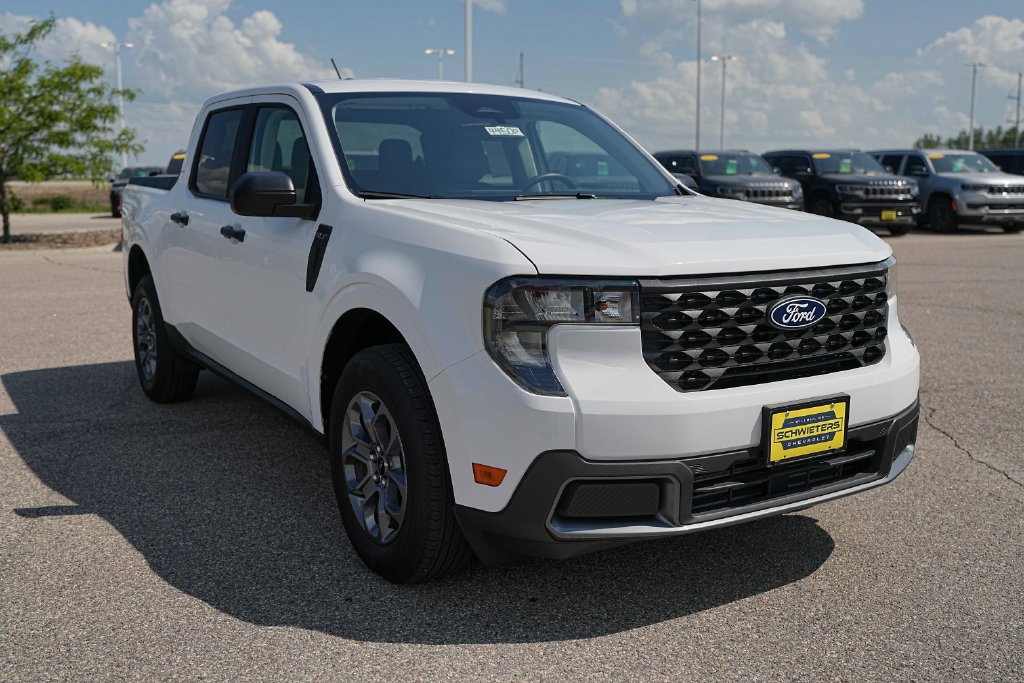 Used 2025 Ford Maverick XLT w/ Equipment Group 302A AWD/4WD image 5