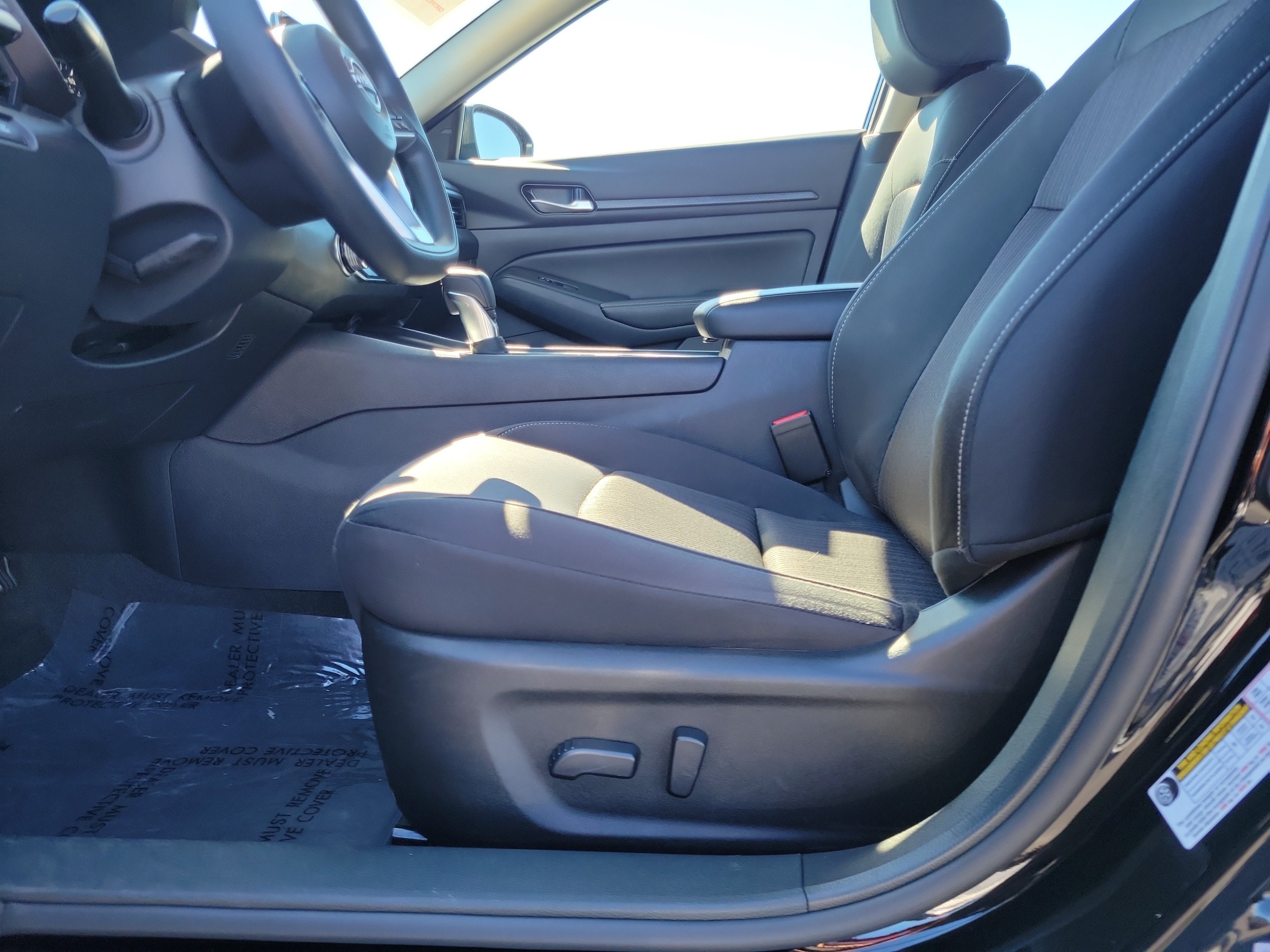Certified 2025 Nissan Altima 2.5 SV FWD image 16