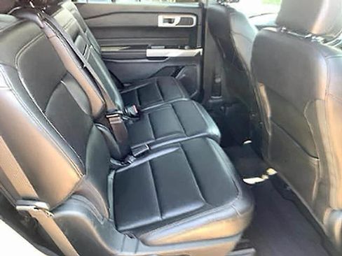 Used 2024 Ford Explorer XLT w/ Equipment Group 202A RWD image 8
