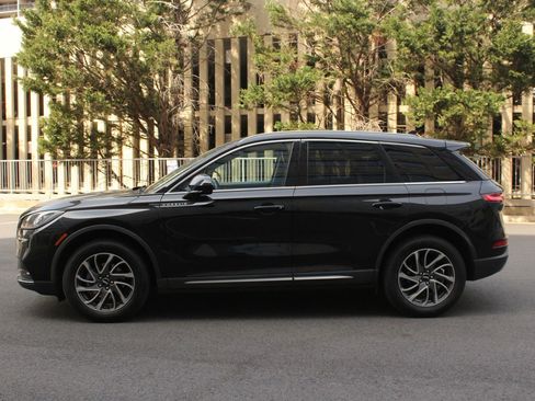 Used 2020 Lincoln Corsair AWD w/ Equipment Group 101A image 11