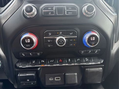 Used 2020 GMC Sierra 2500 AT4 w/ AT4 Premium Package AWD/4WD image 33