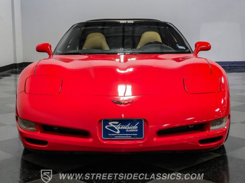 Used 1998 Chevrolet Corvette Coupe w/ Roof Pkg RWD image 19