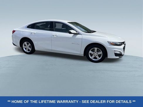 Used 2024 Chevrolet Malibu LT FWD image 2