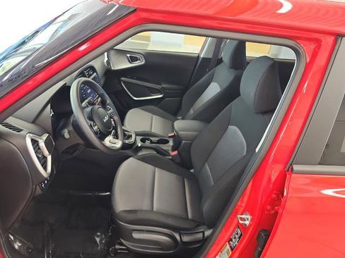 Certified 2024 Kia Soul LX FWD image 13