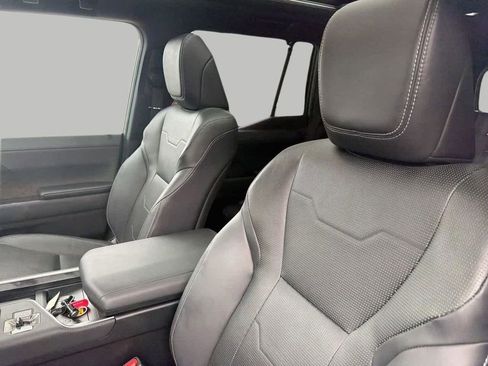 Used 2024 Lexus GX 550 w/ Cold Area Package AWD/4WD image 20