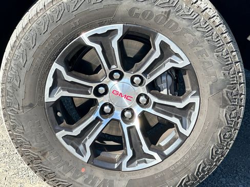 Used 2023 GMC Canyon AT4 w/ AT4 Premium Package image 42