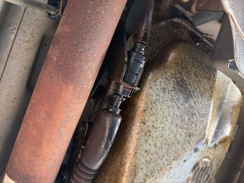 Used 2004 Chevrolet Silverado 2500 LT w/ Skid Plate Package image 33