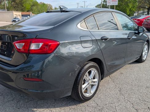Used 2018 Chevrolet Cruze LT FWD image 5