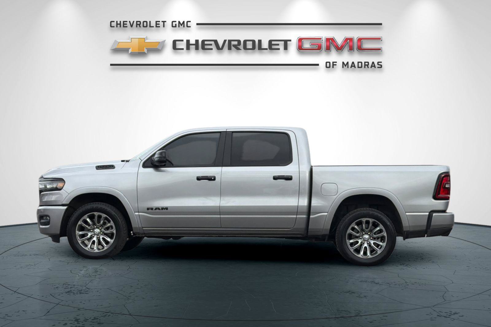 Used 2025 RAM 1500 Big Horn AWD/4WD image 6