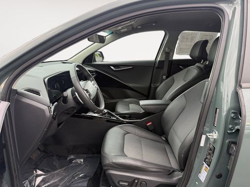 Used 2023 Kia Niro EX FWD image 10