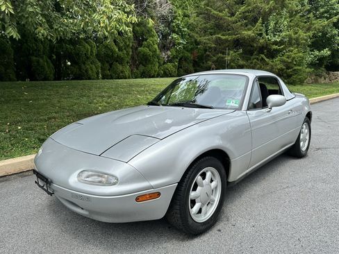Used 1990 MAZDA MX-5 Miata RWD image 30