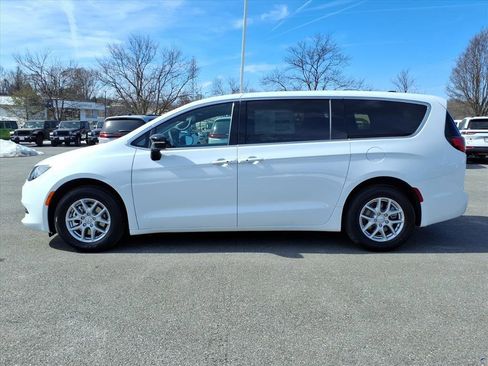 New 2026 Chrysler Voyager LX FWD image 6