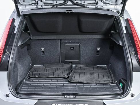 Certified 2026 Volvo XC40 B5 Plus AWD/4WD image 31