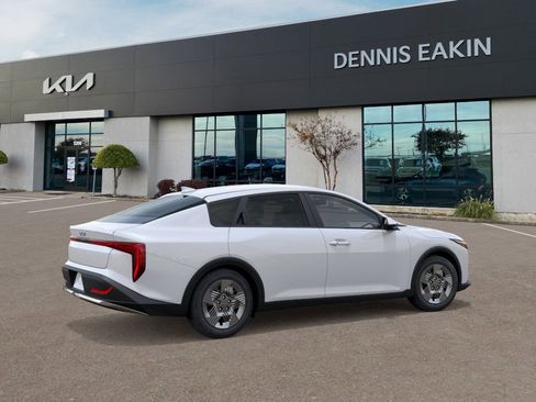 New 2026 Kia K4 LX image 6