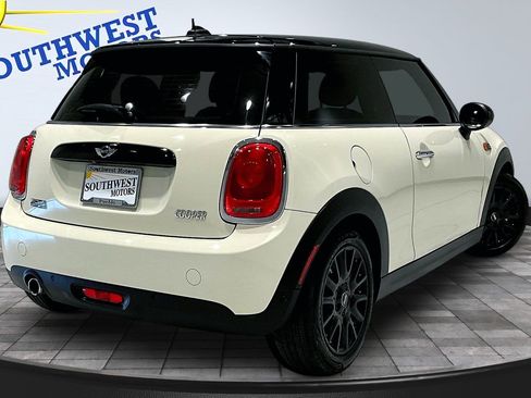 Used 2018 MINI Cooper 2-Door Hardtop w/ Premium Package image 6