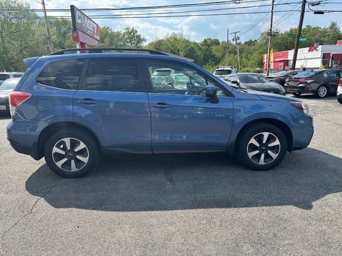 Used 2017 Subaru Forester 2.5i Limited AWD/4WD image 3