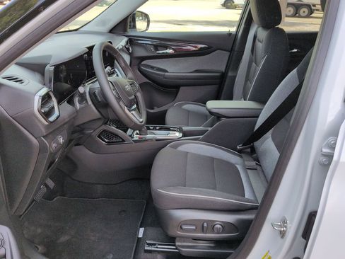 New 2026 Chevrolet TrailBlazer LT w/ Convenience Package FWD image 19