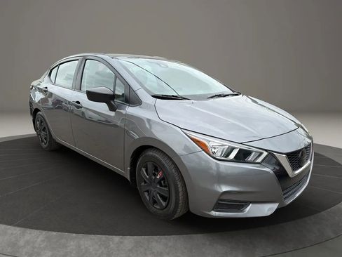 Used 2020 Nissan Versa S FWD image 3