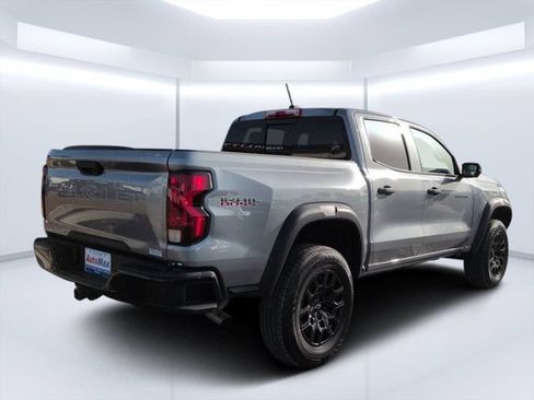 Used 2024 Chevrolet Colorado Trail Boss w/ Technology Package AWD/4WD image 3