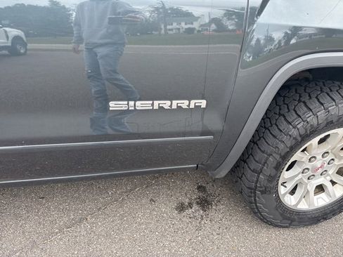 Used 2019 GMC Sierra 1500 SLE w/ SLE Value Package image 21