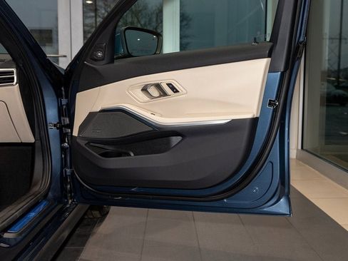 Used 2026 BMW 330i xDrive Sedan w/ Premium Package image 19