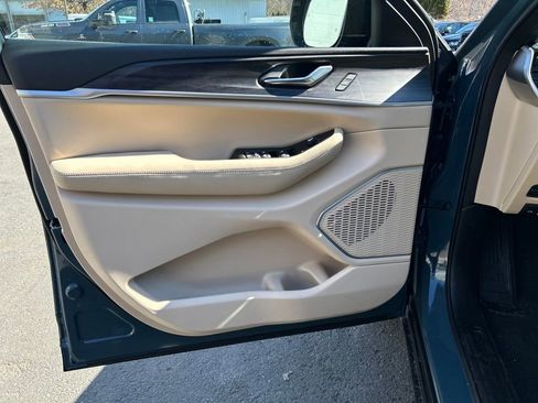 New 2026 Jeep Grand Cherokee Limited AWD/4WD image 12