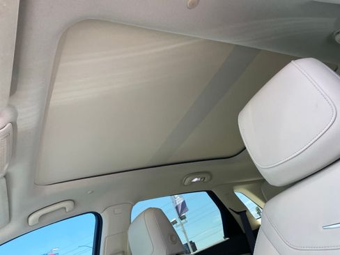 Used 2022 Cadillac XT5 Premium Luxury w/ Technology Package FWD image 12