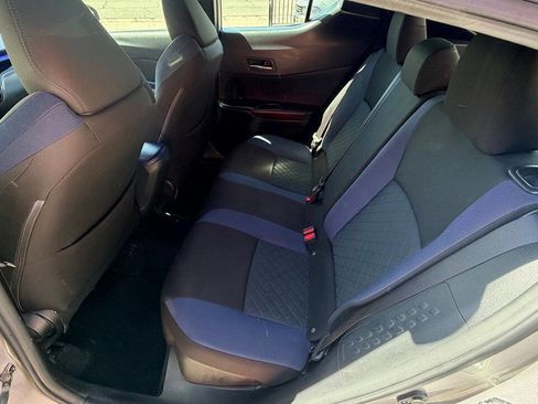 Used 2020 Toyota C-HR XLE image 24