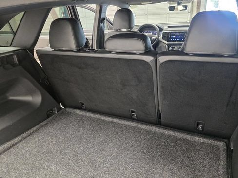 Used 2023 Volkswagen Atlas Cross Sport SE FWD image 26