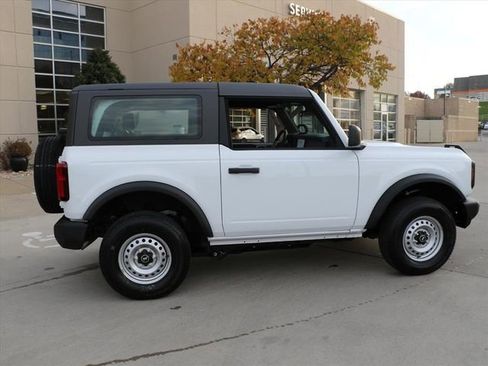 New 2025 Ford Bronco Base image 6