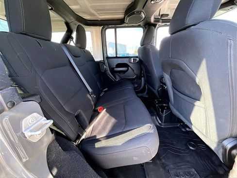 Used 2022 Jeep Wrangler Unlimited Willys image 15