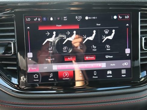 Used 2024 Dodge Durango GT RWD image 40