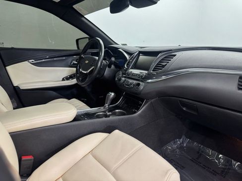 Used 2017 Chevrolet Impala Premier w/ Enhanced Convenience Package FWD image 22