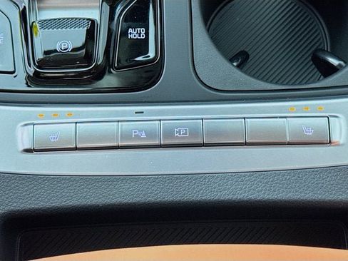 New 2026 Kia Carnival EX FWD image 24