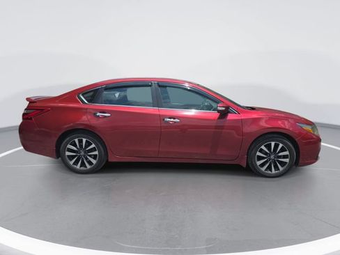 Used 2016 Nissan Altima 2.5 SL w/ 2.5 Technology w/LED Package FWD image 3