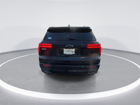 Used 2024 Chevrolet Traverse RS image 7