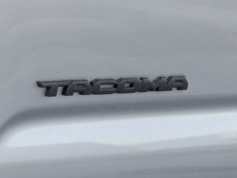 Used 2020 Toyota Tacoma TRD Off-Road image 12